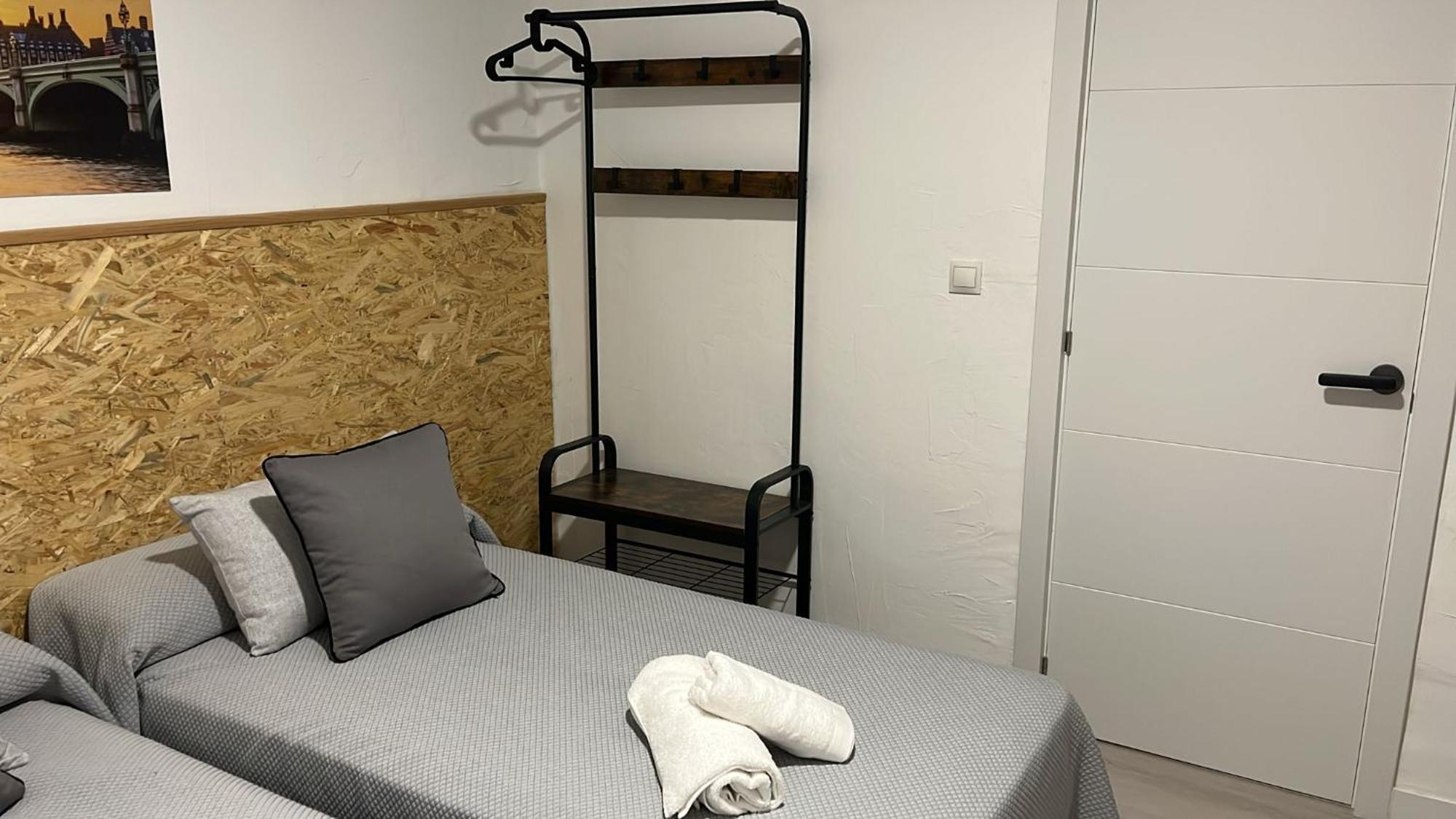 Hostal Nv Airport - Malaga — Fotos 3